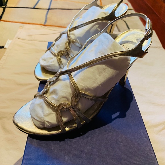 Stuart Weitzman Hiturn Gold 3 Inch Heel Sandals - Picture 2 of 4